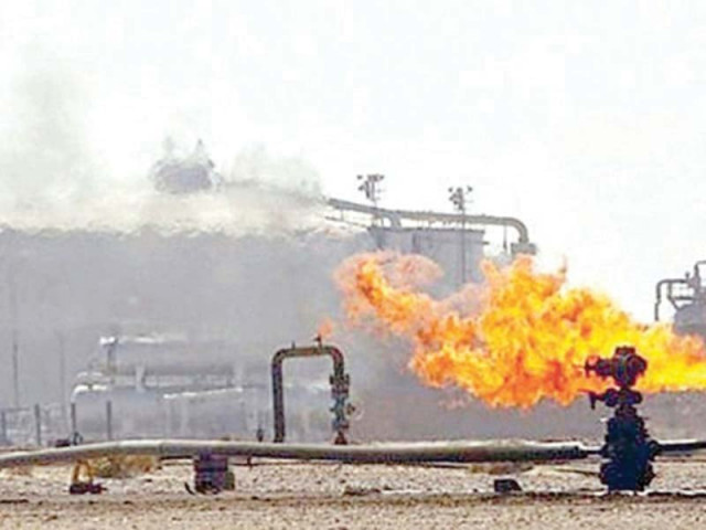in pakistan the gas price is linked with crude oil and the average price of tight gas under the revised policy will be 5 84 per mmbtu if crude oil costs 65 per barrel photo file in pakistan the gas price is linked with crude oil and the average price of tight gas under the revised policy will be 5 84 per mmbtu if crude oil costs 65 per barrel photo file