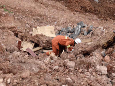 china landslide leaves around 40 missing
