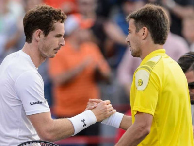 murray beats robredo after delay wawrinka exits montreal murray beats robredo after delay wawrinka exits montreal