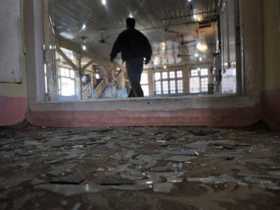 rare blast in mosque in indian kashmir hurts 10 rare blast in mosque in indian kashmir hurts 10