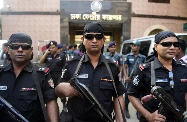 bangladeshi security personnel stand guard outside the main prison in dhaka photo afp bangladeshi security personnel stand guard outside the main prison in dhaka photo afp