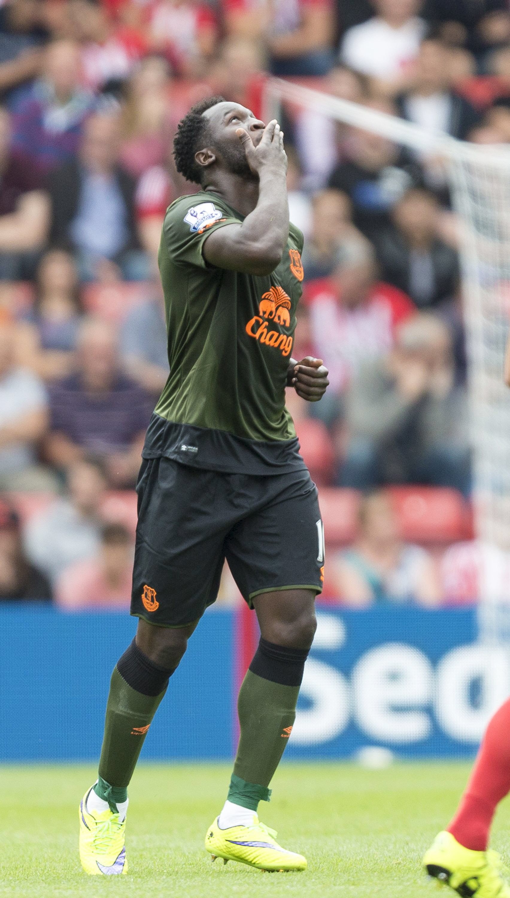 lukaku 22 ended up scoring twice in the first half in everton s 3 0 photo afp