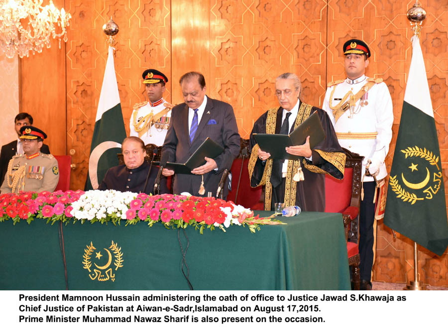 president mamnoon hussain administers oath of office to justice jawad s khawaja as chief justice of pakistan on august 17 2015 photo pid