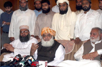 clearing the air fazl to visit mqm headquarters over resignations