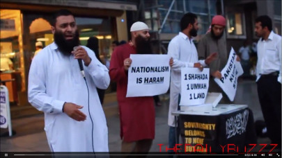 this video shows british pakistanis confronting radical muslims in london