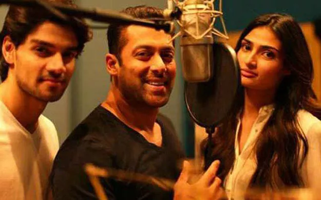 salman khan has received an overwhelming response from his fans for his song main hoon hero tera photo indiatoday salman khan has received an overwhelming response from his fans for his song main hoon hero tera photo indiatoday