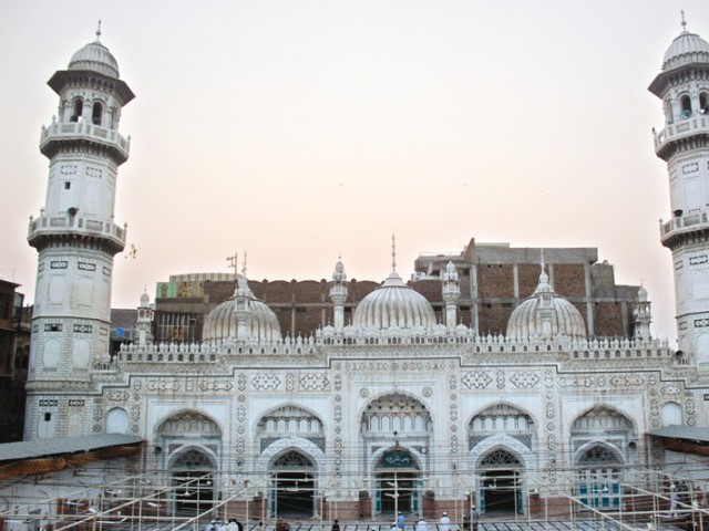 mahabat khan mosque was built in 1660 by the mughal governor of kabul and peshawar nawab mahabat khan photo muhammad iqbal express