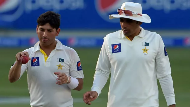 azhar thinks england will bow down to yasir 039 s box of tricks photo file afp azhar thinks england will bow down to yasir 039 s box of tricks photo file afp