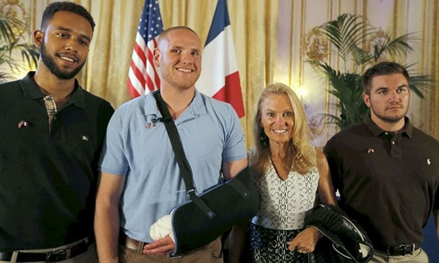 president hollande to personally thank the group for their bravery and award them the country 039 s legion d 039 honneur medal photo the guardian president hollande to personally thank the group for their bravery and award them the country 039 s legion d 039 honneur medal photo the guardian