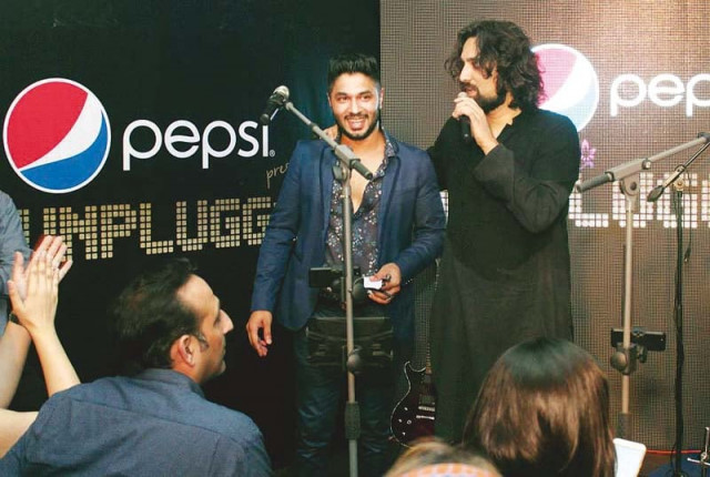 ali noor will also include 10 fans as vocalists on noori s upcoming album begum gul bakaoli sarfarosh photo publicity ali noor will also include 10 fans as vocalists on noori s upcoming album begum gul bakaoli sarfarosh photo publicity