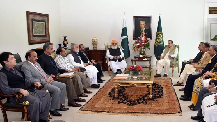 pml n sought to calm troubled waters and sent in the shock troops in the form of maulana fazlur rahman in an attempt to bring the errant members of the mqm back into the parliamentary fold photo pid pml n sought to calm troubled waters and sent in the shock troops in the form of maulana fazlur rahman in an attempt to bring the errant members of the mqm back into the parliamentary fold photo pid