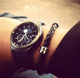 samsung s new smart watch to compete with apple