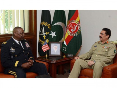 us centcom commander appreciates pakistan s sacrifices in war on terror us centcom commander appreciates pakistan s sacrifices in war on terror