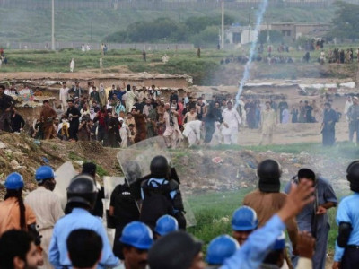 i 11 katchi abadi sc orders govt to stop demolishing houses i 11 katchi abadi sc orders govt to stop demolishing houses