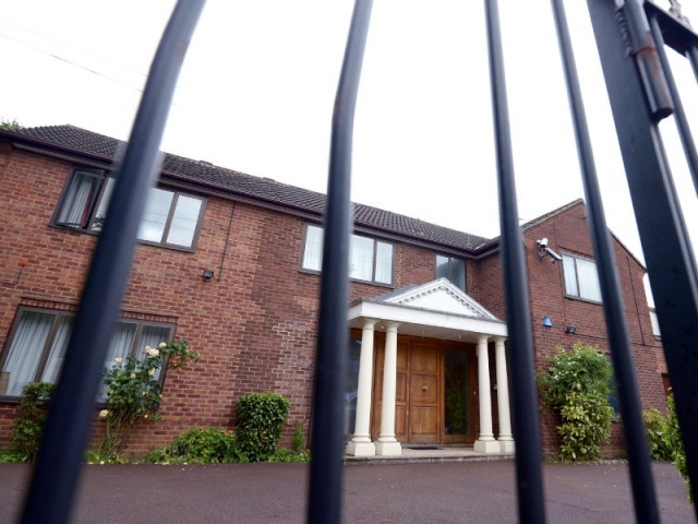 met police officials raided altaf hussain s residence in north west london at 5 am local time photo afp