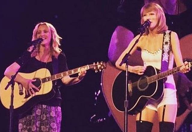 smelly cat is the iconic coffee shop song written by kudrow s character phoebe in friends smelly cat is the iconic coffee shop song written by kudrow s character phoebe in friends