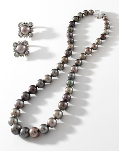 a rare grey pearl necklace that once belonged to a british aristocrat is expected to fetch up to 7 million usd when it goes under the hammer in hong kong sotheby 039 s said on august 28 2015 photo afp a rare grey pearl necklace that once belonged to a british aristocrat is expected to fetch up to 7 million usd when it goes under the hammer in hong kong sotheby 039 s said on august 28 2015 photo afp