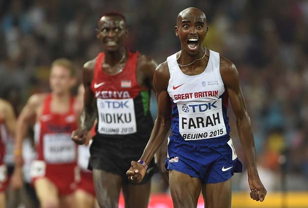 britain 039 s mo farah r celebrates as he wins the final of the men 039 s 5000 metres athletics event at the 2015 iaaf world championships at the quot bird 039 s nest quot national stadium in beijing on august 29 2015 photo afp