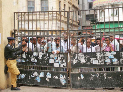 demanding security lawyers march to jinnah courts to protest colleague s killing