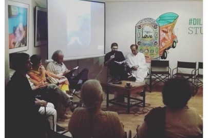 koel sheher ki katha hassan mujtaba s poetry reflects the fire inside him says fehmida riaz