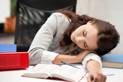 falling asleep at your desk 7 tips for keeping up with work falling asleep at your desk 7 tips for keeping up with work