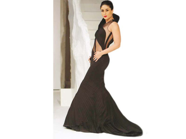 kareena closes the show for gaurav gupta at lakm fashion week winter festive grand finale 2015 photo publicity kareena closes the show for gaurav gupta at lakm fashion week winter festive grand finale 2015 photo publicity