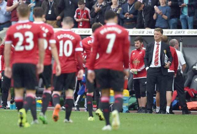 swansea s ruthless attack exposed the weaknesses in united s makeshift backline photo afp swansea s ruthless attack exposed the weaknesses in united s makeshift backline photo afp