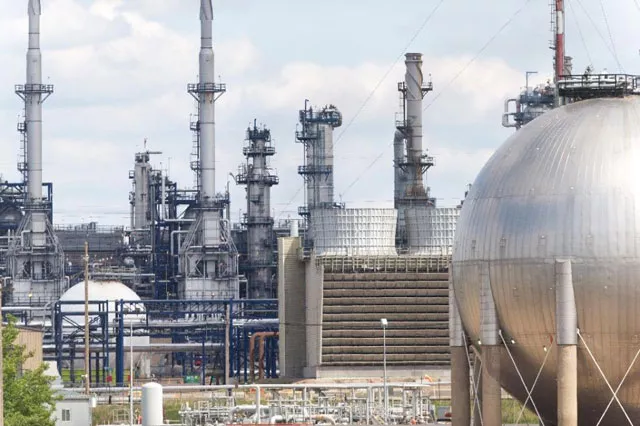 canada the world 039 s fifth largest oil producer has been hit hard by the plunge in world oil prices from above 100 last year to about 52 now photo afp canada the world 039 s fifth largest oil producer has been hit hard by the plunge in world oil prices from above 100 last year to about 52 now photo afp