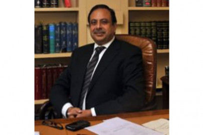 pm s aide rebuts zardari s allegations