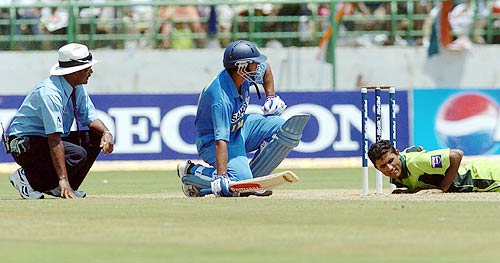 quot i for one would want to be standing back as far as possible if i was an umpire quot said marsh photo afp