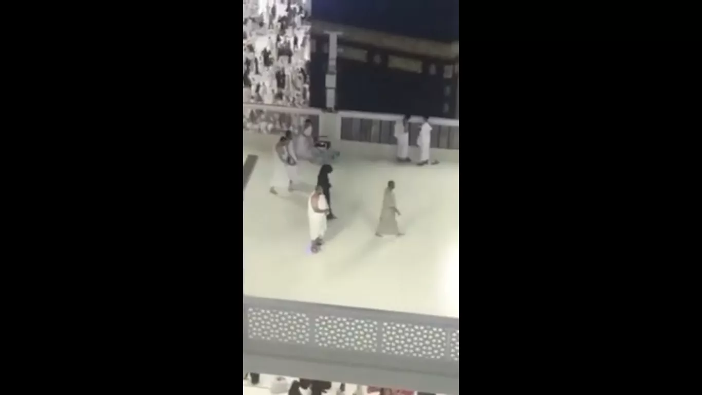 a man is seen performing 039 tawaf 039 around kaaba on a hoverboard a man is seen performing 039 tawaf 039 around kaaba on a hoverboard