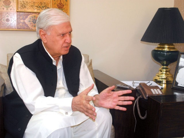 qaumi watan party chairman aftab ahmad khan sherpao photo muhammad iqbal express