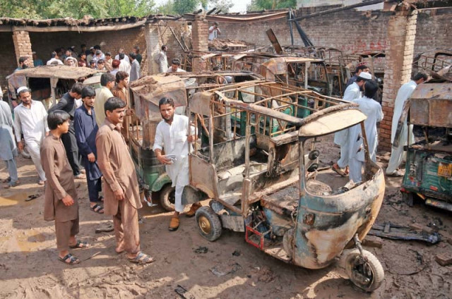 lightning struck a rickshaw stand in qazi kalay near charsadda road photo muhammad iqbal express lightning struck a rickshaw stand in qazi kalay near charsadda road photo muhammad iqbal express