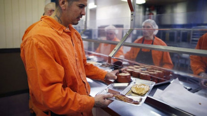 muslim prisoners sue us jail for not providing halal food