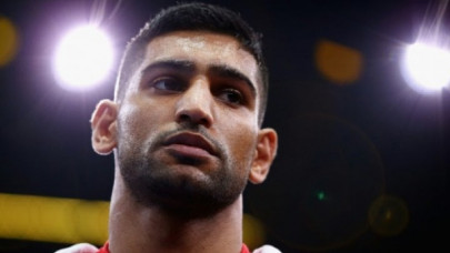 amir khan pledges support to syrian refugees amir khan pledges support to syrian refugees