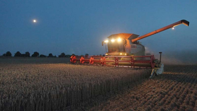 the government is working on two aspects sharing losses with the farming community by giving them cash subsidies and announcing new support prices for major crops photo afp the government is working on two aspects sharing losses with the farming community by giving them cash subsidies and announcing new support prices for major crops photo afp