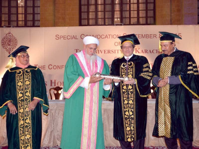 leader of bohra community awarded honorary degree leader of bohra community awarded honorary degree
