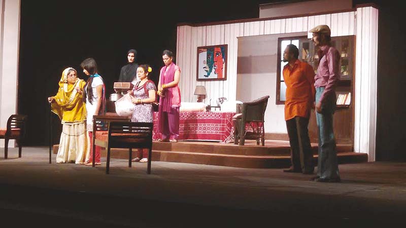 baba jalinoos garnered the audiences praises with many overheard repeating the play s dialogues after the show photo umer sheikh