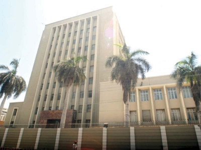 analysts divided over status quo or rate cut analysts divided over status quo or rate cut