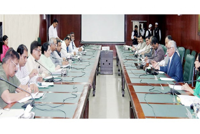chief secretary khizar hayat gondal chairing a meeting photo nni chief secretary khizar hayat gondal chairing a meeting photo nni