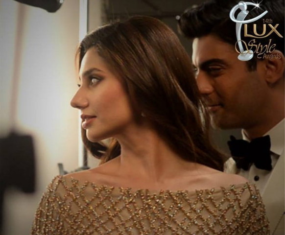 added bonus here 039 s a bts footage of fawad and mahira preparing for their grand reunion photo facebook luxstyleawards added bonus here 039 s a bts footage of fawad and mahira preparing for their grand reunion photo facebook luxstyleawards