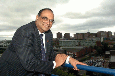 pakistan born mp supports royal aide who complained about british pakistanis pakistan born mp supports royal aide who complained about british pakistanis