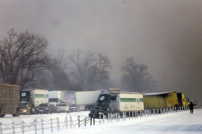 truck hauling hamburger crashes burns in michigan truck hauling hamburger crashes burns in michigan