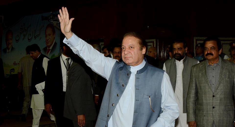 prime minister nawaz sharif waves at the audience during kisan convention in islamabad on september 14 2015 photo pml n