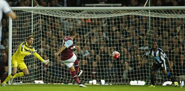 west ham 039 s dimitri payet scores his and his side 039 s second goal after firing past newcastle keeper tim krul photo reuters west ham 039 s dimitri payet scores his and his side 039 s second goal after firing past newcastle keeper tim krul photo reuters