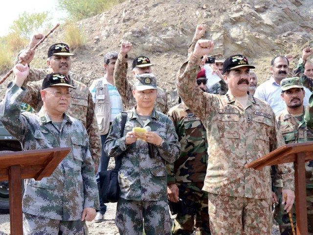 gen raheel sharif with chinese military officials at bahadur ranges near attock photo nni gen raheel sharif with chinese military officials at bahadur ranges near attock photo nni