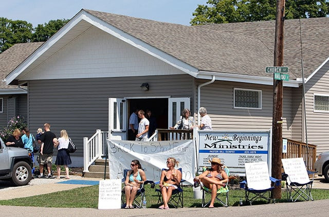 suit seeks to bar club 039 s owner from coming to church topless on sundays to protest church members 039 demonstrations photo washingtonpost suit seeks to bar club 039 s owner from coming to church topless on sundays to protest church members 039 demonstrations photo washingtonpost
