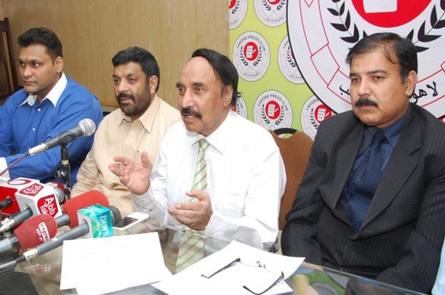 appsma president adeeb jawdani addressing a press conference photo express appsma president adeeb jawdani addressing a press conference photo express