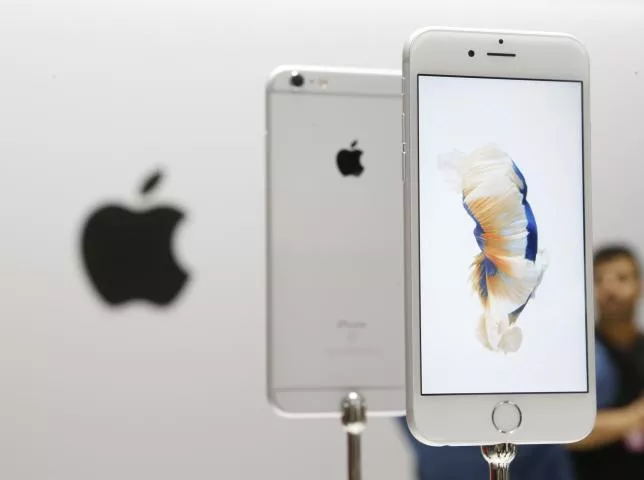 the new apple iphone 6s and 6s plus are displayed during an apple media event in san francisco california september 9 2015 photo reuters the new apple iphone 6s and 6s plus are displayed during an apple media event in san francisco california september 9 2015 photo reuters