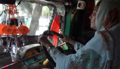 meet pakistan s first female truck driver meet pakistan s first female truck driver
